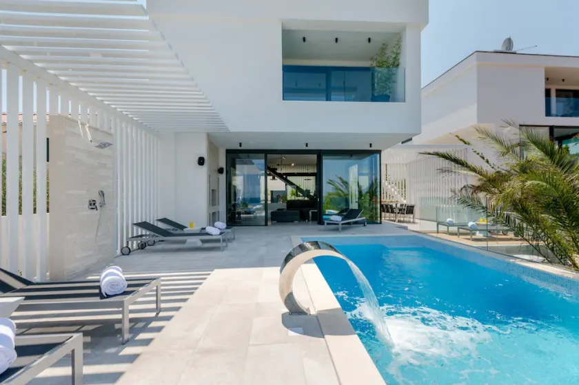 Alluring Sutivan Villa | 3 Bedrooms | Villa Tranquil Brac - Image 1