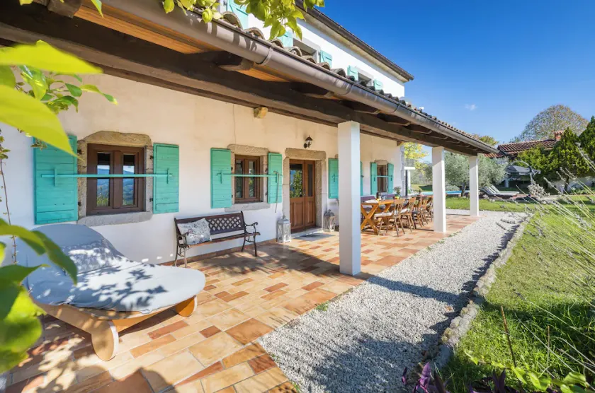 Villa de piedra mágica de 5 camas con casa de huéspedes, piscina, jardín orgánico y playgroun - Image 1