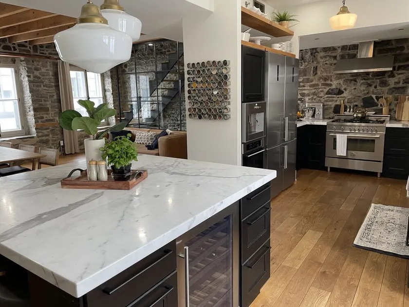 Incredible historic heritage home of 2700 sq ft. Perfect for family gatherings! - Image 1