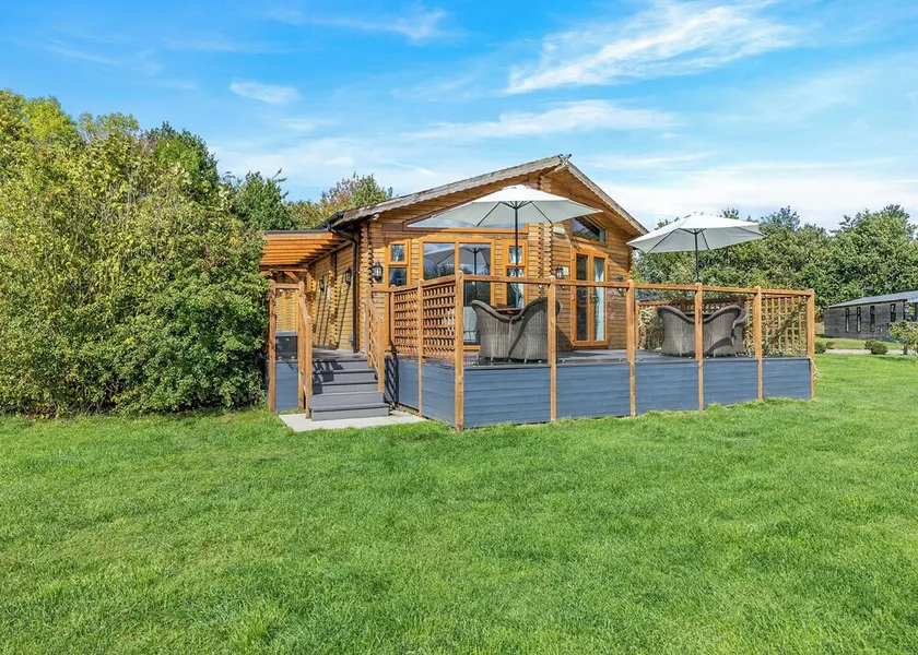 3 bedroom accommodation in Ellesmere - Image 1