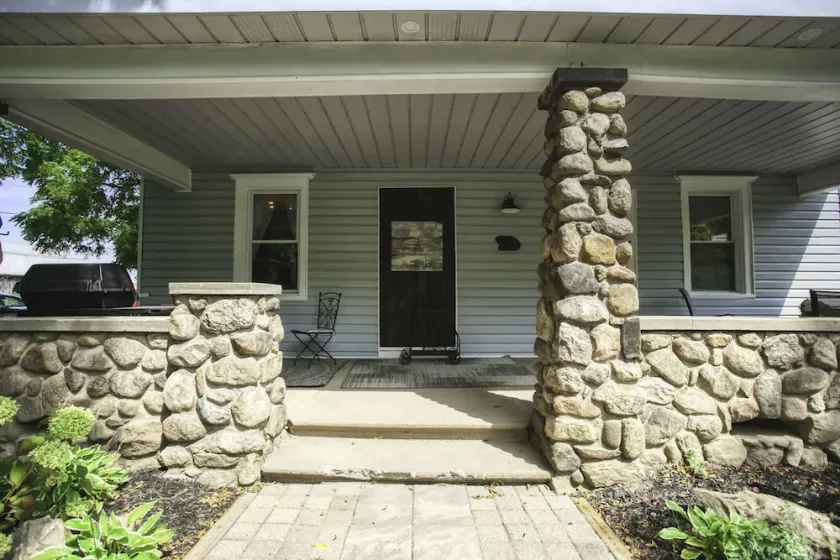 Vineyard Location Clean Spacious Family Accommodation 3 Bedroom - Image 1