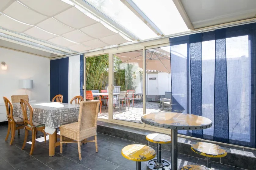 LA SUITE GRANDE MAISON AU COEUR DU VILLAGE DE LA FLOTTE EN RÉ - Image 1