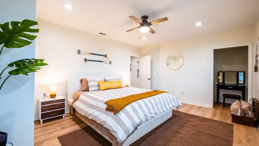 Cozy 3BR Renovated Home with Scenic Views! Near Downtown/Airport/Gaslamp Quarter - Image 1