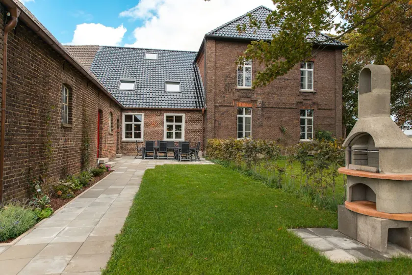 Country house for families and groups with optional wellness - Image 1
