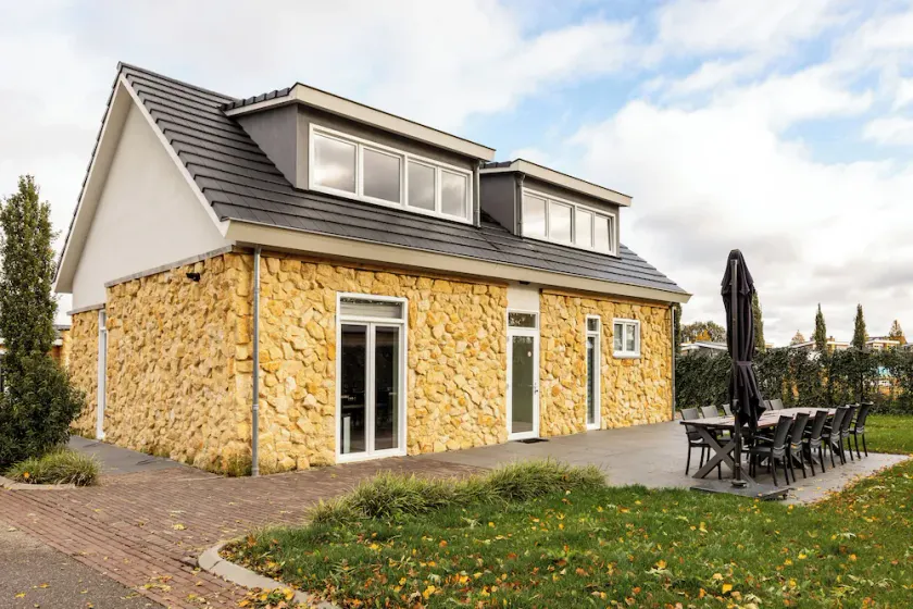 Group accommodation 123 - Image 1