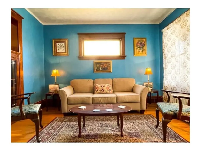 Historic St. Paul Inn w/ Barn Loft in Summit/Grand/Selby!  - Image 1