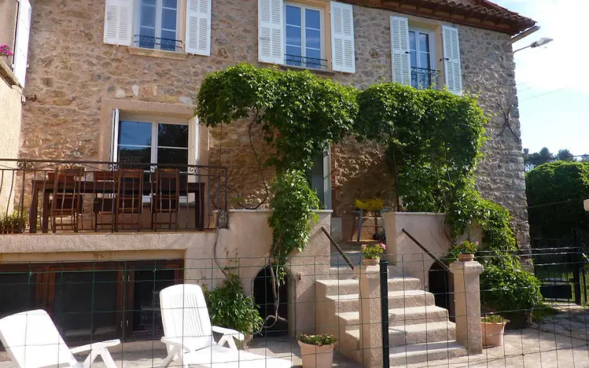 La Maison de Pépé à Rougiers - Image 1