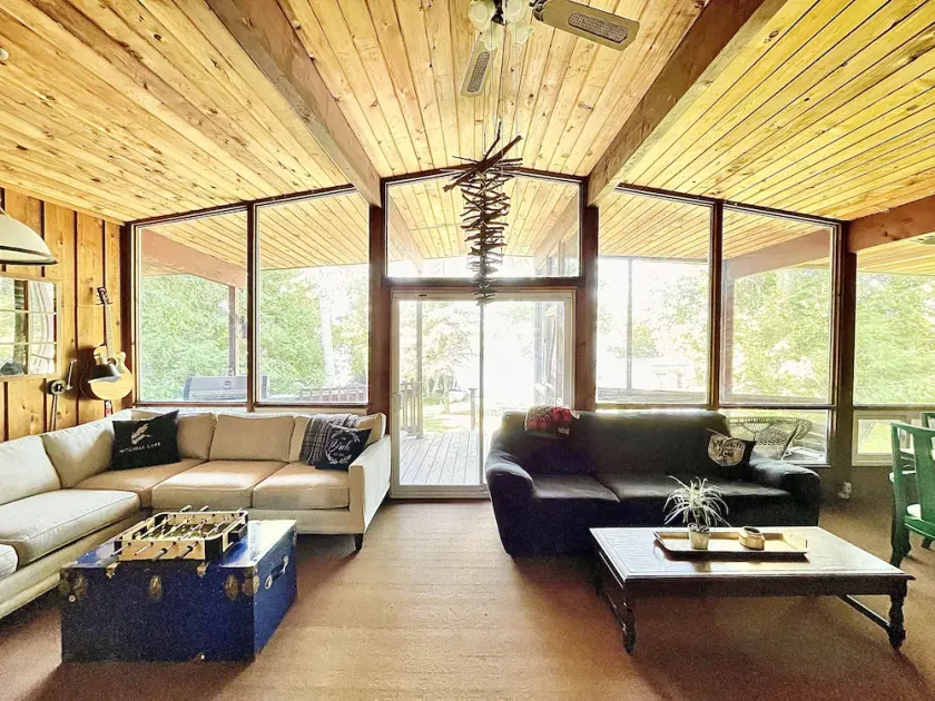 3 Bedroom Waterfront Kawartha Cottage with Sunset Views - Image 1