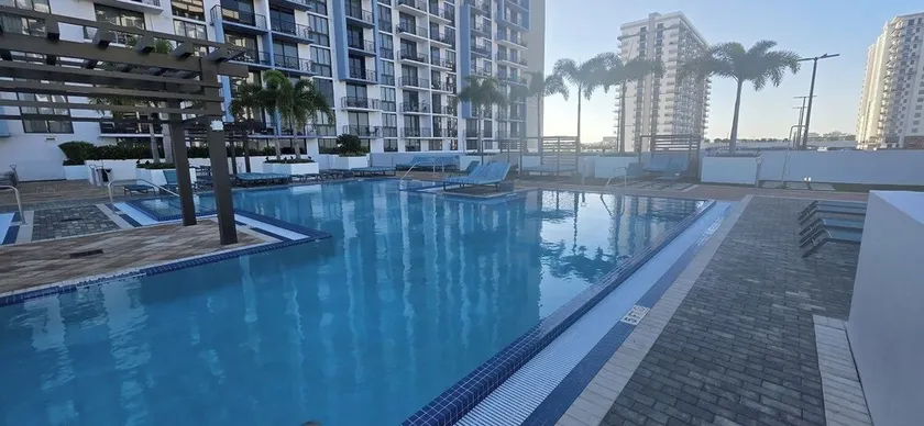 Doral Miami 2B2B with PoolFree Parking! - Image 1