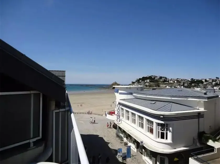 Residence Les Bains - Charming duplex 50m from the Val André promenade. - Image 1