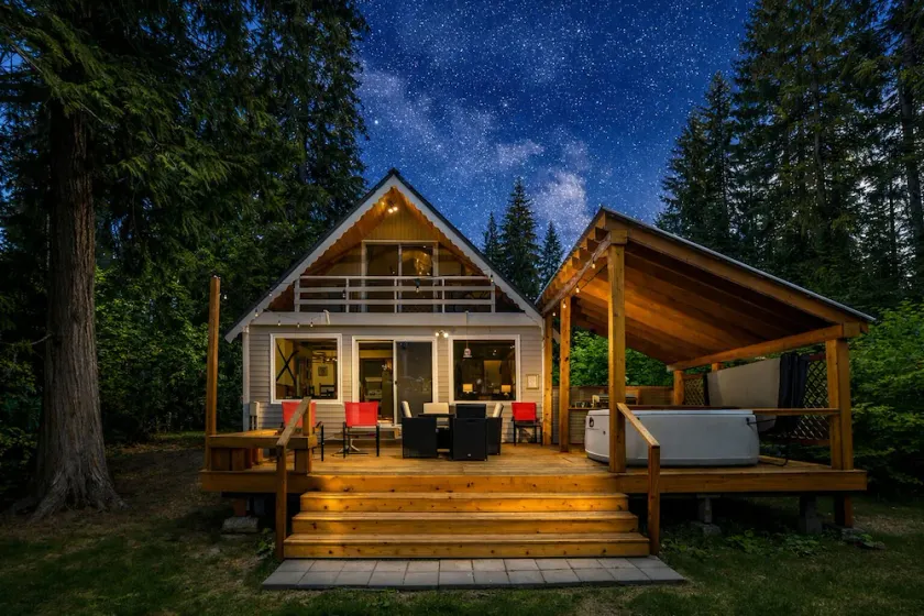 Chiwawa River Chalet by NW Comfy Cabins - Image 1