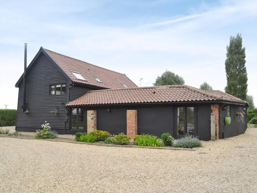 5 bedroom accommodation in Botesdale, near Diss - Image 1