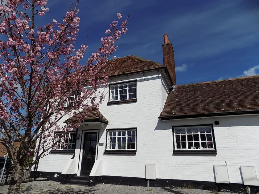 Three-Time Award Winning 1700's Grd 2 listed cottage near Stonehenge - Image 1