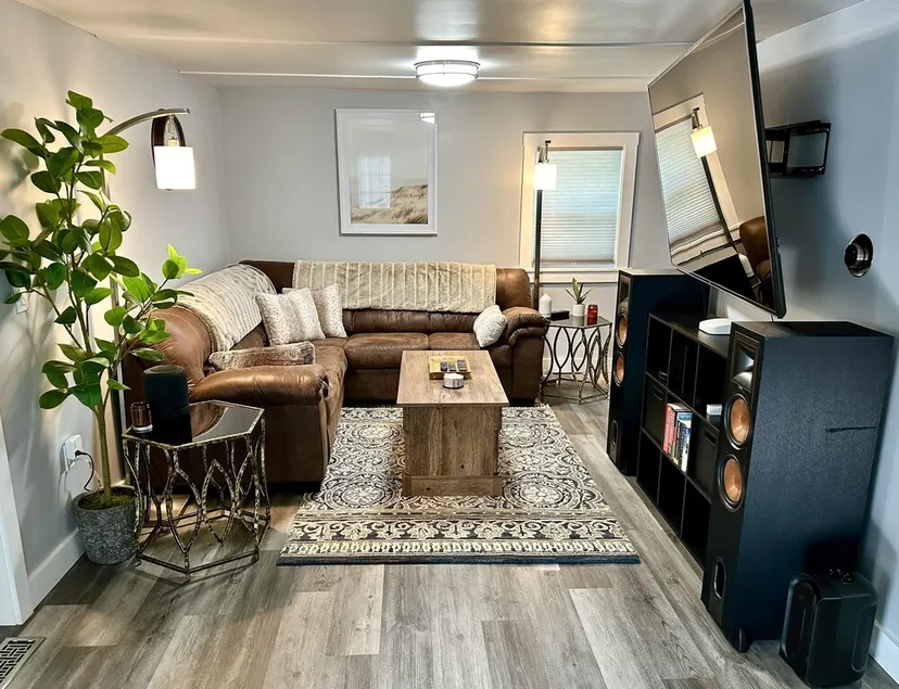 Freshly Renovated 2 Bed 1.5 Bath near Downtown Augusta - Image 1
