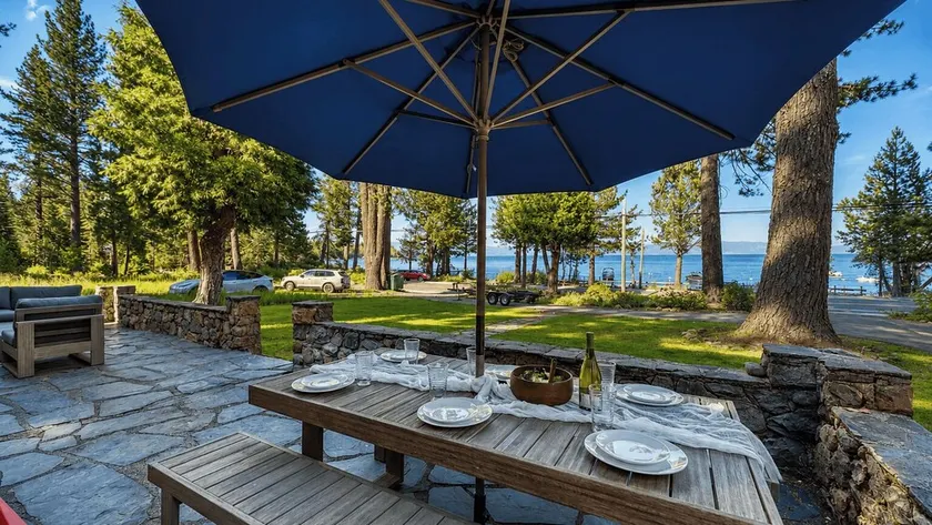 West Shore Lake House by AvantStay - Image 1
