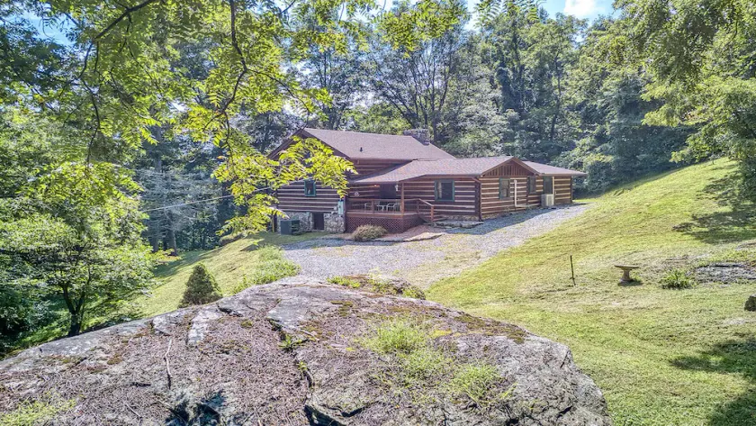 Wooded Seclusion on 3 Acres - Big Rock Cabin - Image 1