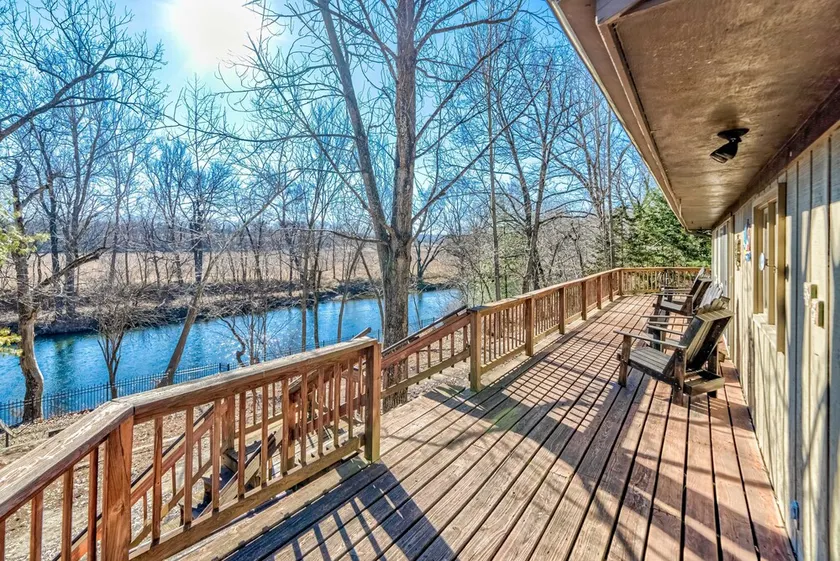 Peaceful Niangua River Retreat - Image 1
