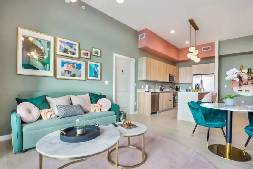 2 Bedroom Art Deco Penthouse in Design District - Image 1