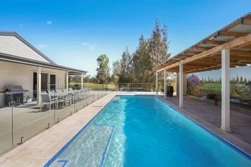 Casa Siena  Hunter Valley 5 king size rooms all with full en-suites. On vineyard - Image 1