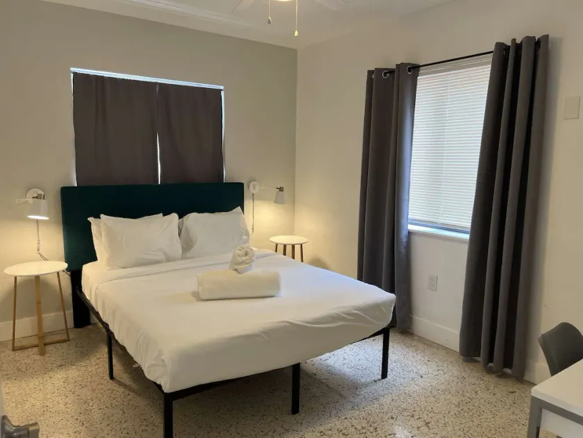 ✨ New Two Bedroom plus Free Parking - Image 1