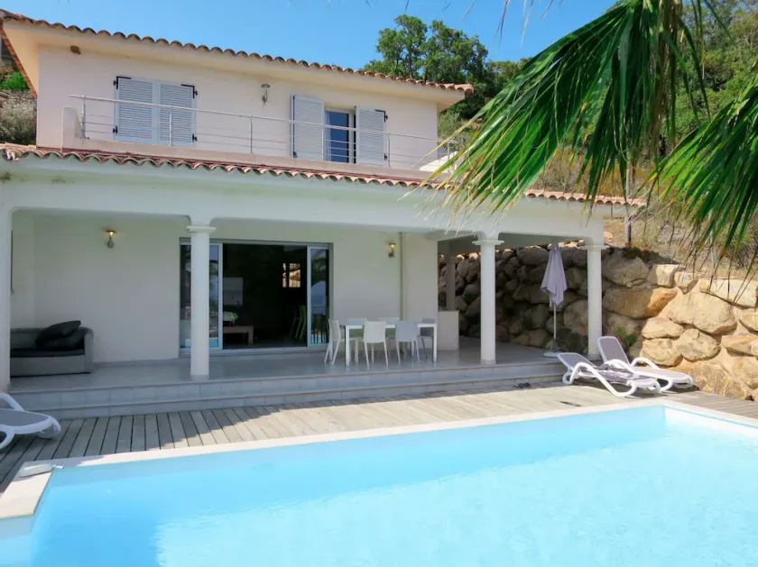 Vacation Home i Tarcu med 4 sovrum som kan rymma 10 - Image 1