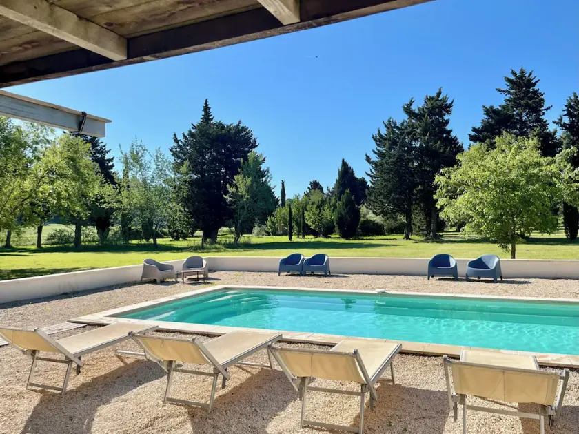 Large, comfortable Provencal farmhouse with private pool and park for 12 people - Image 1
