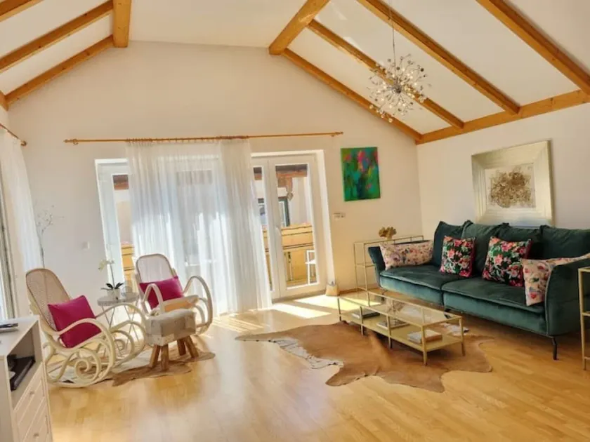 Modern 3- Bedroom Penthouse in the Centre of St Wolfgang - Image 1