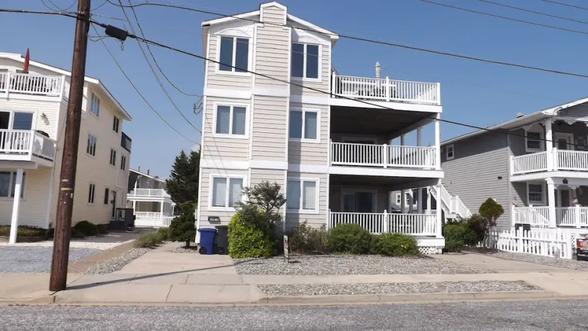Great OCEAN VIEWS & STEPS TO BEACH, boardwalk, playground & 2 blocks to the center of town - Image 1