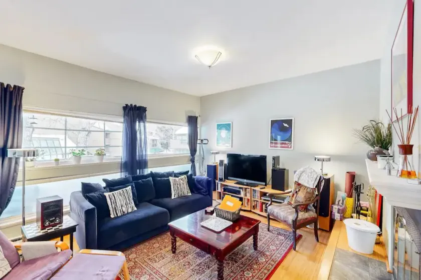 Luxus 2 BD / 2 BA Eigentumswohnung, Pool, auf freie Buslinie - Image 1