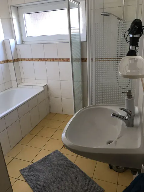 Ferie støder op til gården - Image 1