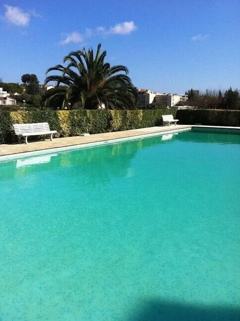 T2 apartment with secure pool and garden - Private Parking - Free Wifi - Image 1