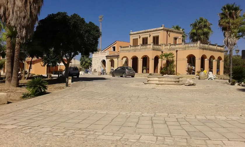 Korisia accommodation in villa delle canfore surrounded by an olive grove with sea view - Image 1