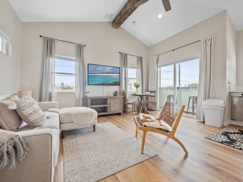 A4609b- Sunset Cliffs Dream Apartment - Image 1