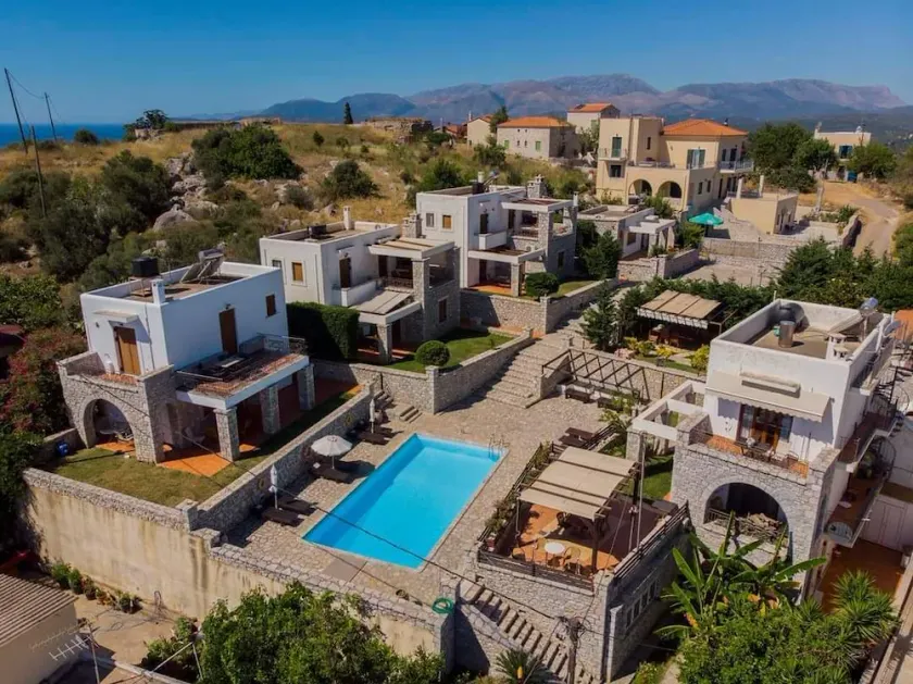 Όμορφο σπίτι με θέα θάλασσα και στην πισίνα - Image 1