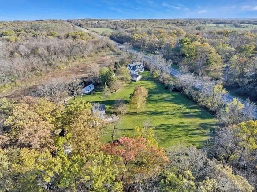 Sanctuary Woodland Guest House, located next to the conservation area! - Image 1