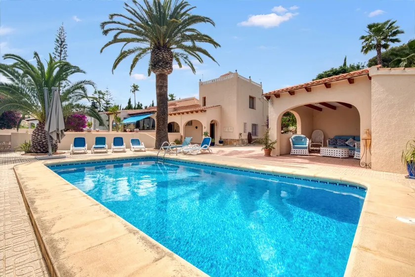 Villa \"Shalimar\" in Moraira with Pool & Wi-Fi - Image 1
