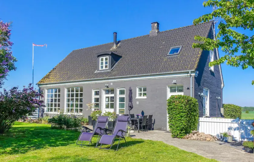 1 Bedroom Cozy Apartment In Rønne - Image 1