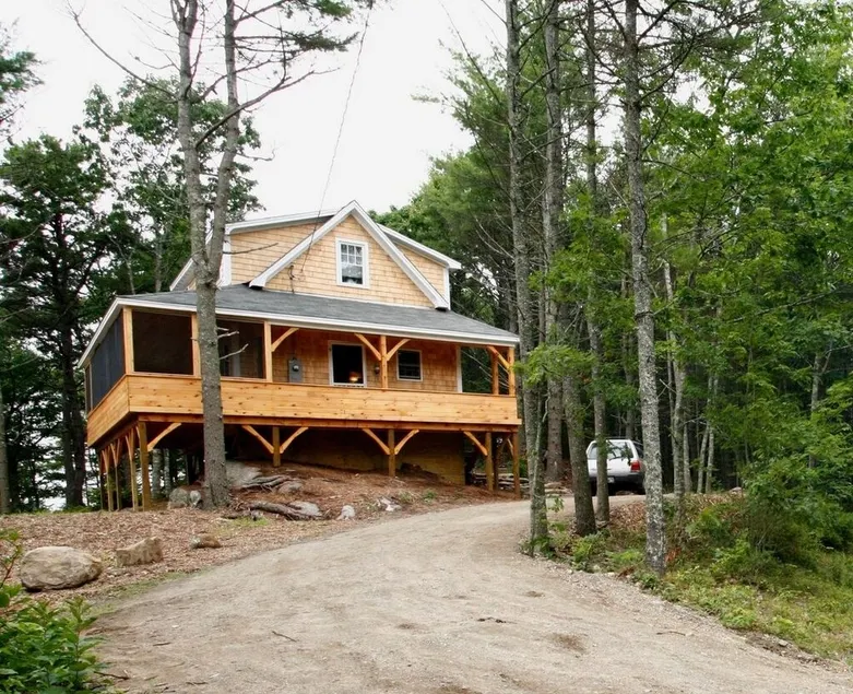 Malerische Waterfront Cottage mit Wraparound Bildschirm-Veranda - Image 1