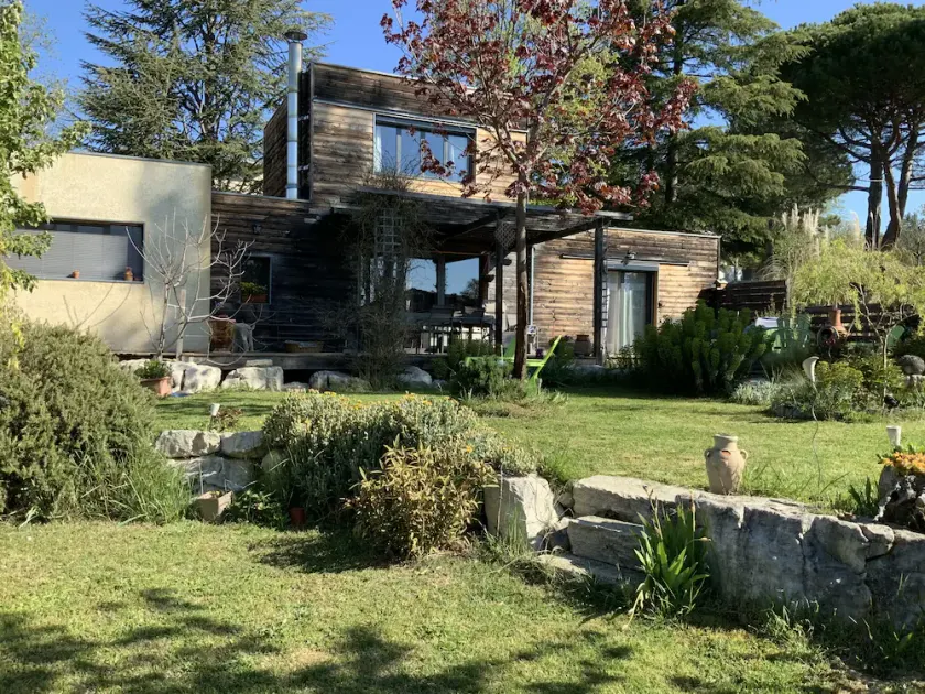 Maison individuelle avec jardin - Image 1
