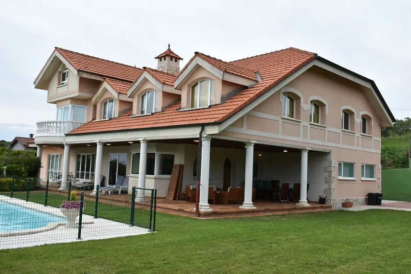 Individuell stuga, pool, pediment, gym, bastu, turkiskt bad, jacuzzi - Image 1
