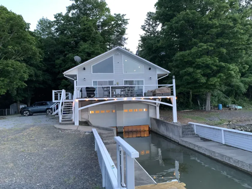 Cayuga Lake Front Home - Image 1