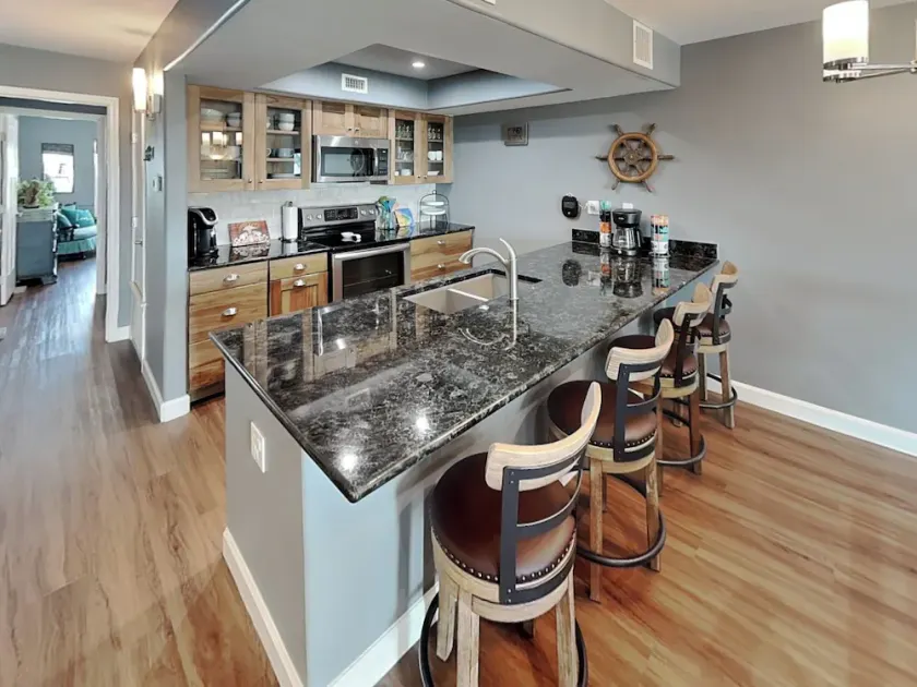 Kontiki Bayfront 602 - Image 1