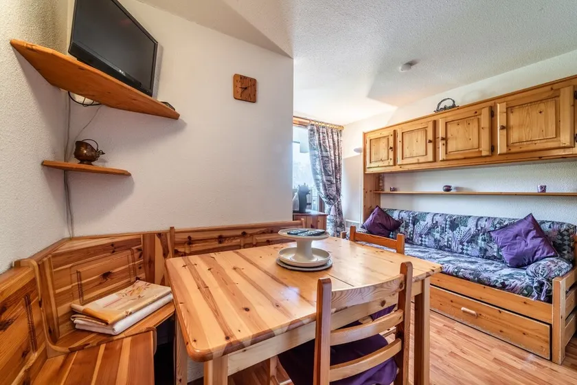 Appartement 'Nikye Morillon 5 Personnes' avec vue sur montagne et balcon - Image 1