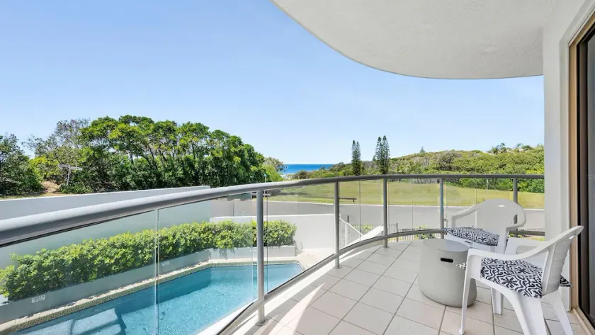 Whale Point Idyllic apartment Hideaway located in Point Arkwright with Ocean Views - Image 1