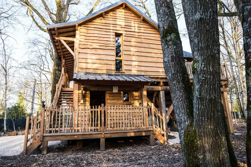 Unusual lodging Cabane Petit Bois 1h15 from Paris - Image 1