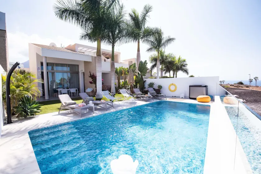 Elegante Villa mit privatem Pool und Ozeanblick - Image 1