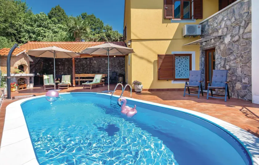 Luxurious home in Bregi - Image 1