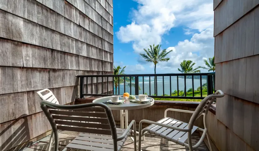 Oceanfront views all the way to the lighthouse! - Image 1