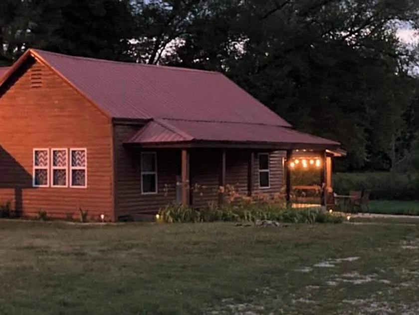 Secluded Log Cabin - Image 1