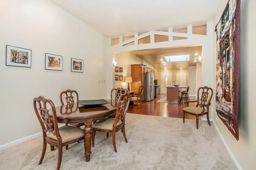 Great loft in the heart of downtown Northville - Image 1